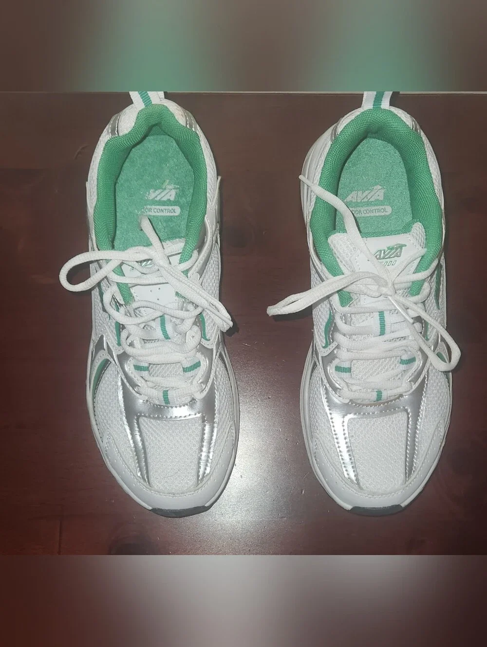 Avia Women's White & Mint Athletic 5000 Sneakers Size 8